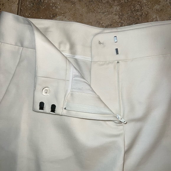 Cremieux cream colored shorts - Picture 3 of 9